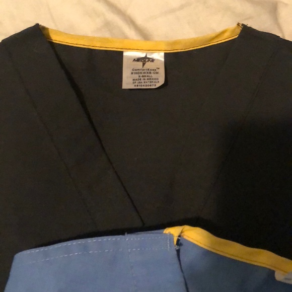 Scrub sets - Picture 2 of 2